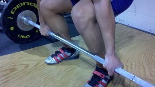 mixed hold deadlift