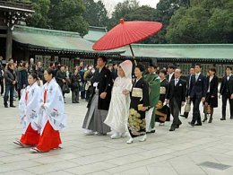 wedding ceremony, Main shrine, Meiji Jingu, Tokyo.